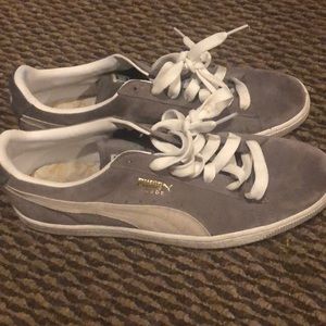 Gray men’s pumas